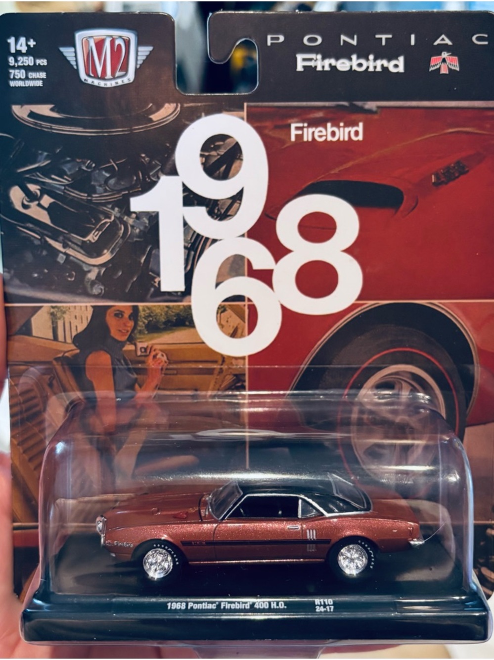 New M2 1968 Pontiac Firebird 400 Die Cast Car in Display Case